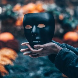 Raconter, c&rsquo;est trahir (0) — 2025